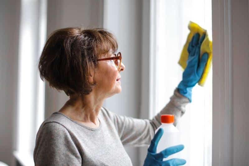 How to Clean Your Home Effectively (with Checklist)