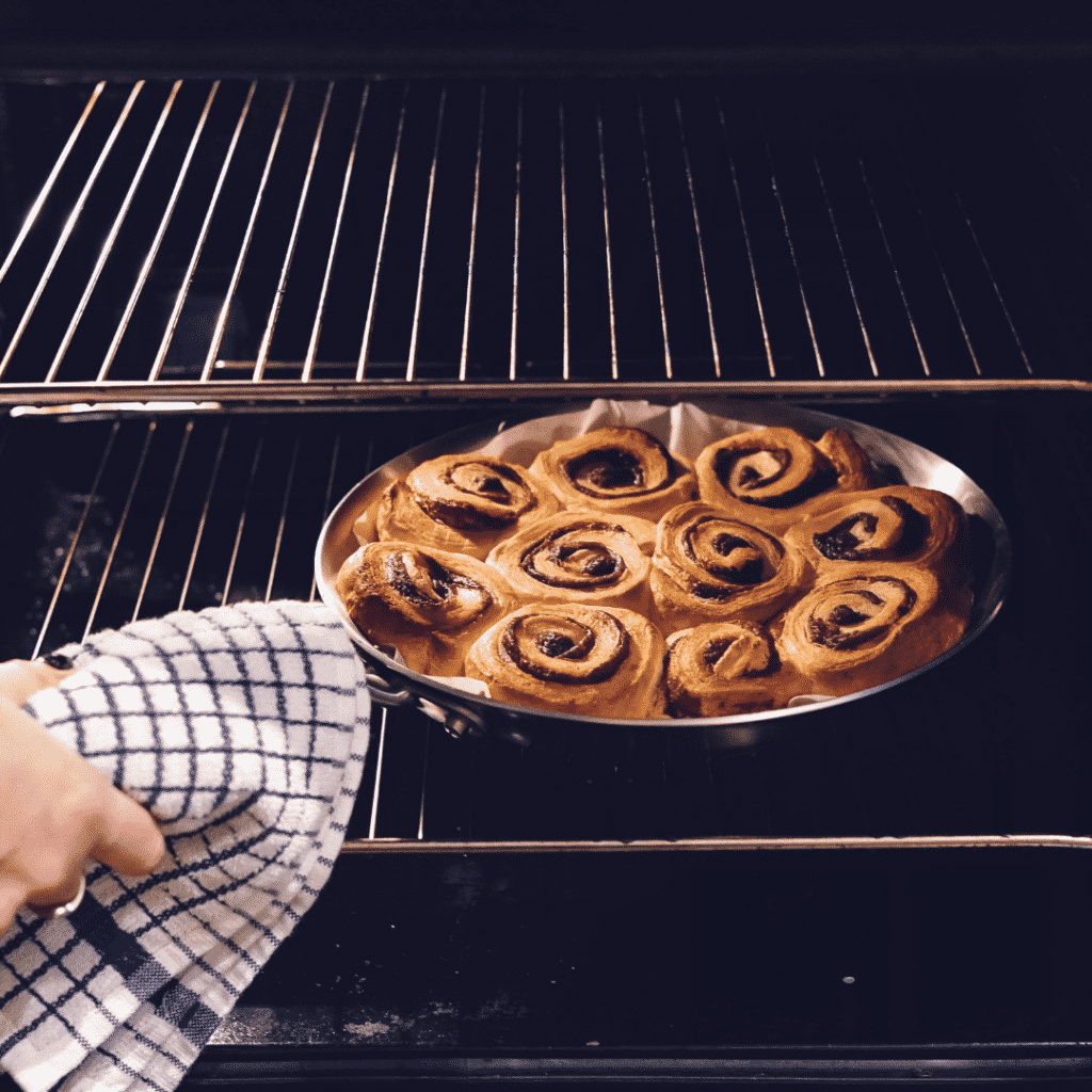 How to clean the inside of your oven